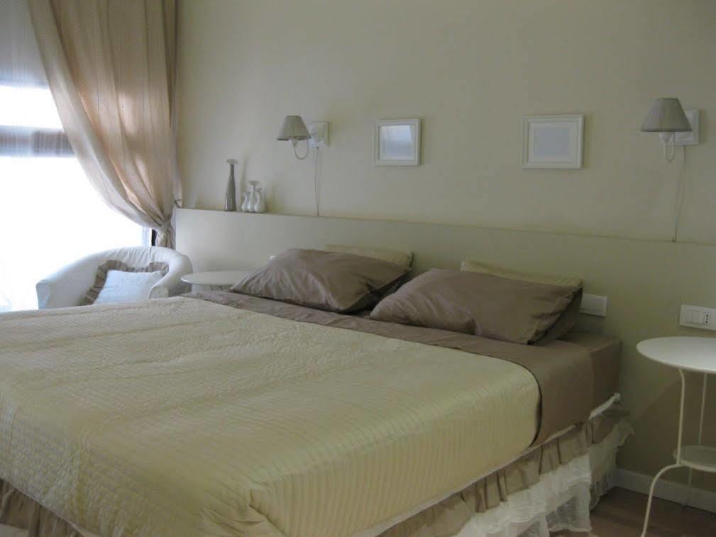 Отель Bed In Bo Saragozza Болонья Экстерьер фото